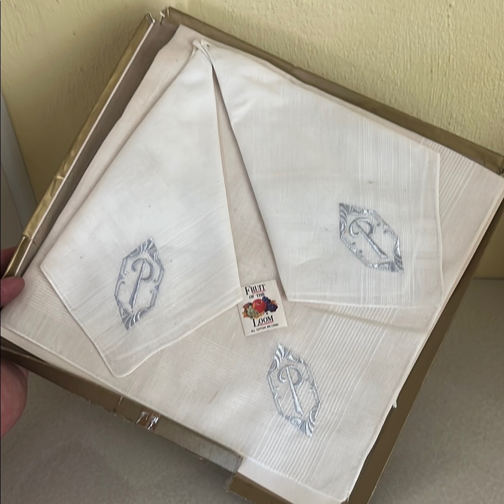 Fruit of the Loom Cream Handkerchief Set with Embroidery P